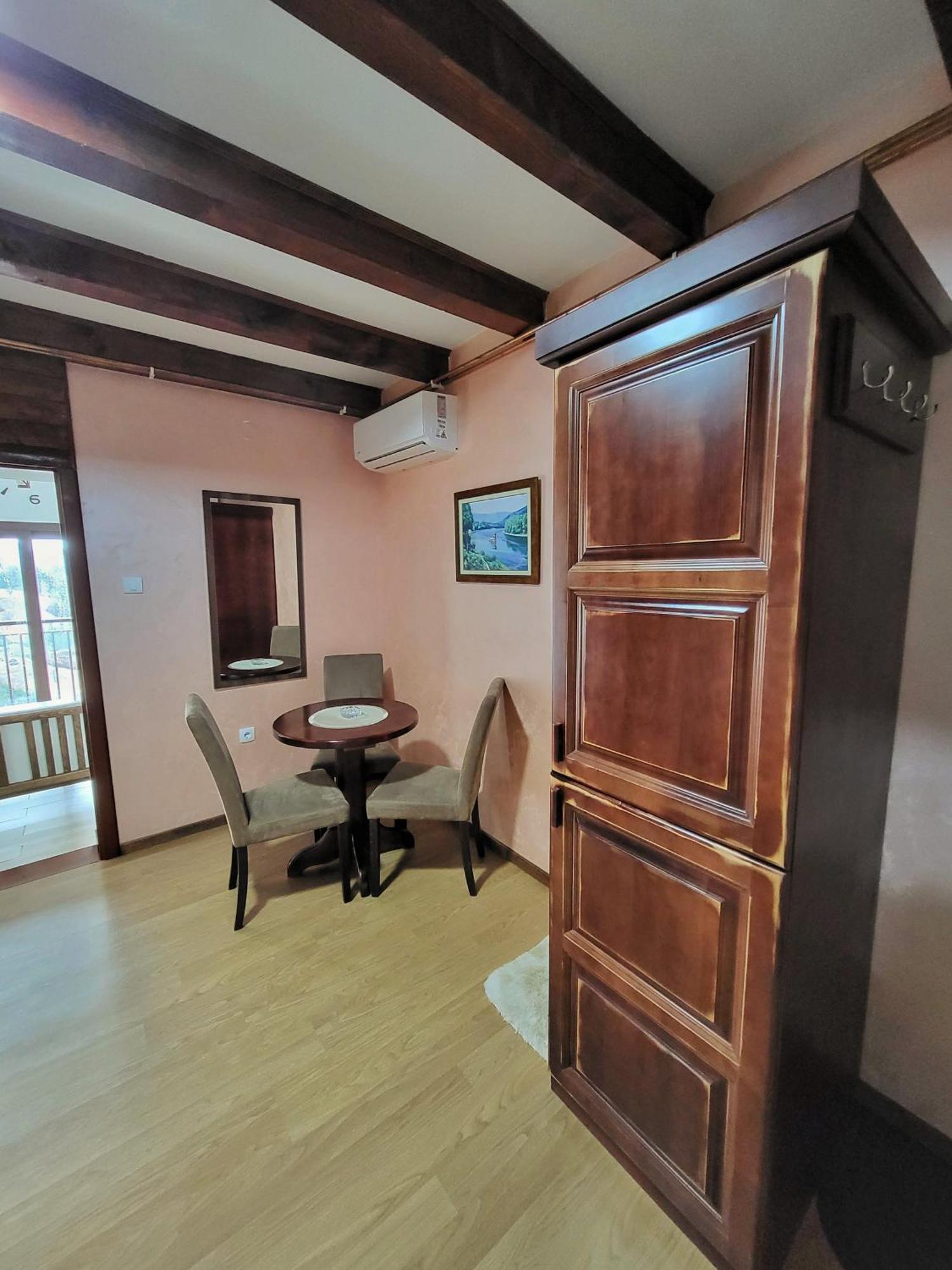 Apartmani Tarsko Jezero Zaovine Rum bild